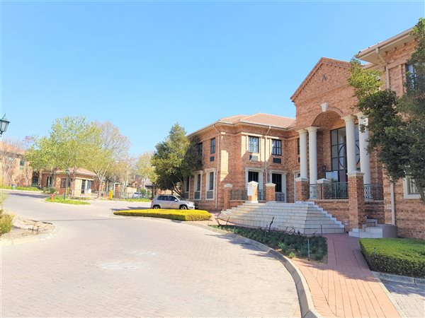 209  m² Office Space in Bryanston