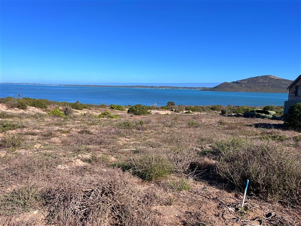 916 m² Land available in Shark Bay Estate