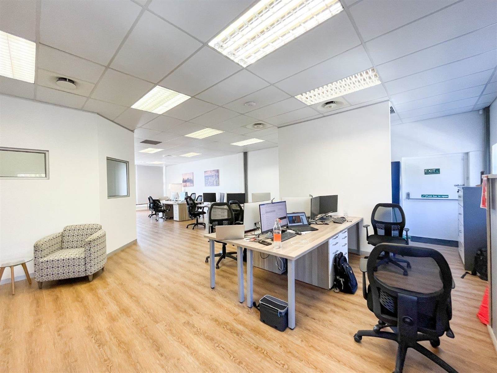 147  m² Office Space in Tyger Valley photo number 4