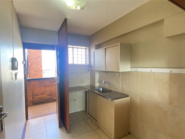 1.5 Bed Apartment in Braamfontein