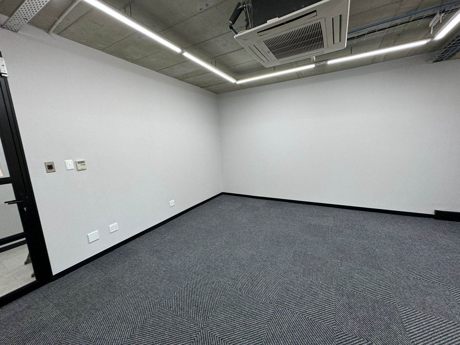 35  m² Commercial space in Sunninghill photo number 11