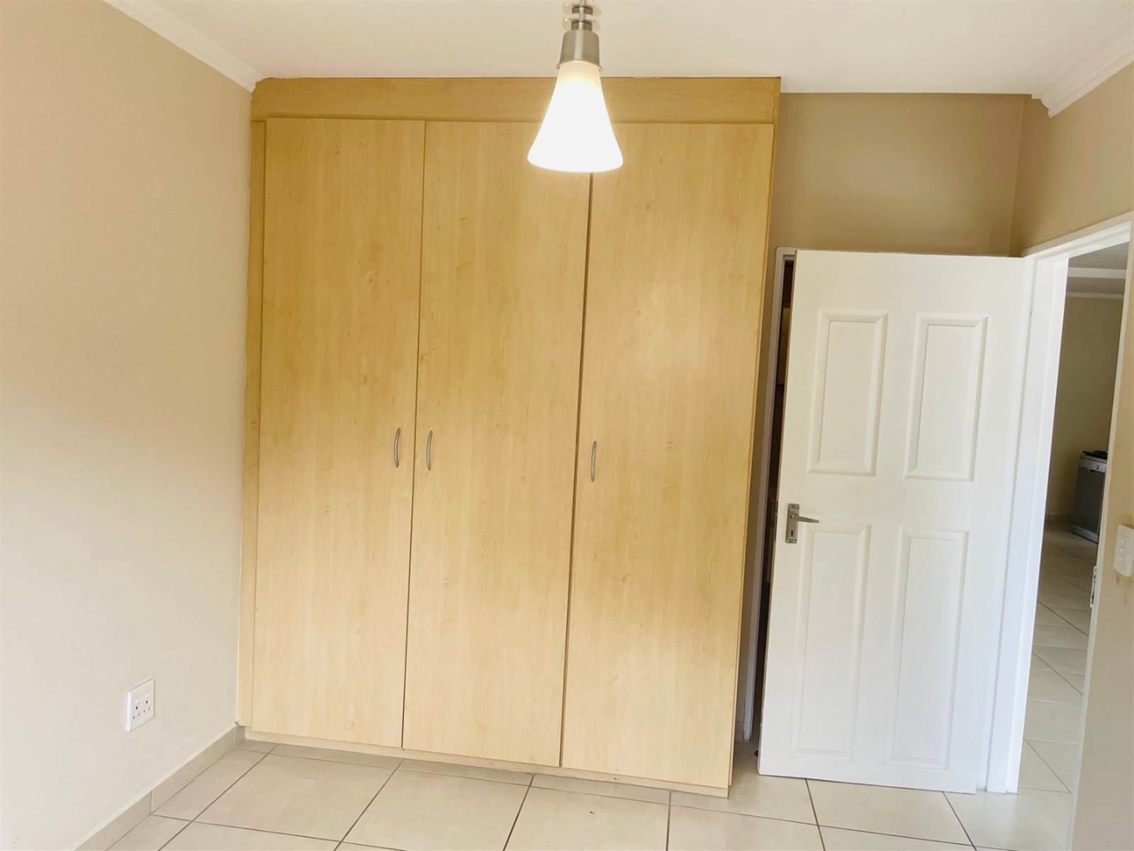 2 Bed Apartment in Sunninghill photo number 8