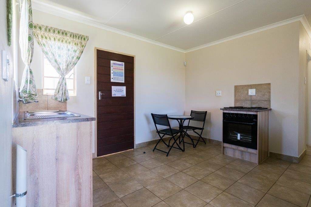 3 Bed House in Katlehong photo number 2