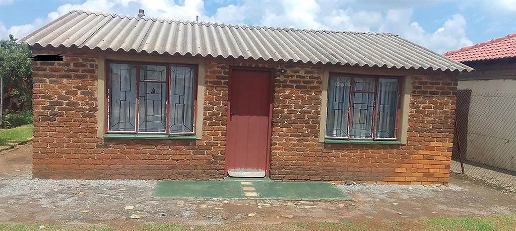 2 Bed House in Sebokeng Zone 11 photo number 2