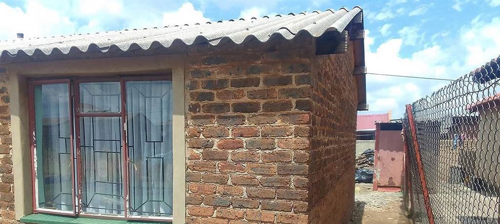 2 Bed House in Sebokeng Zone 11 photo number 4
