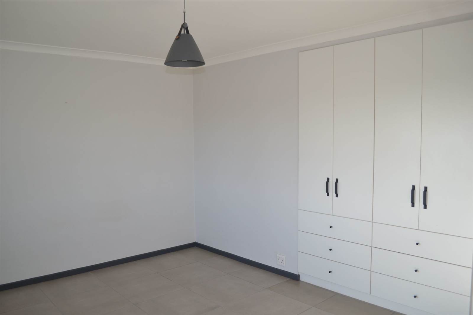 3 Bed Apartment in Humewood photo number 18