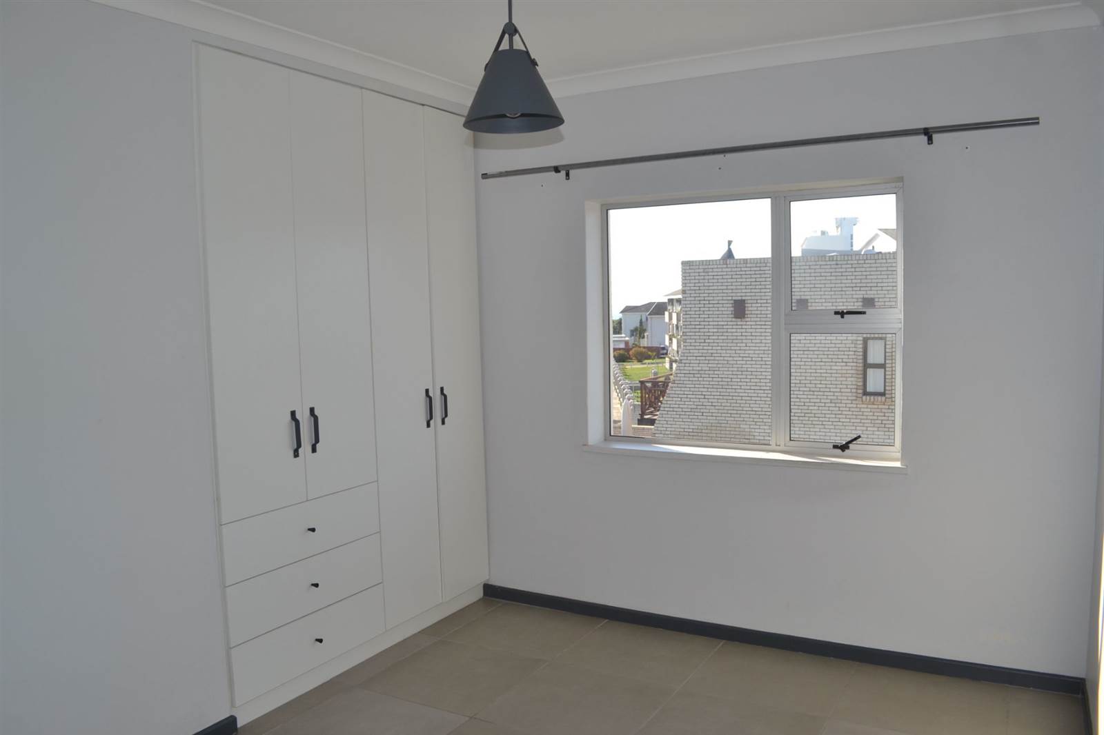 3 Bed Apartment in Humewood photo number 22