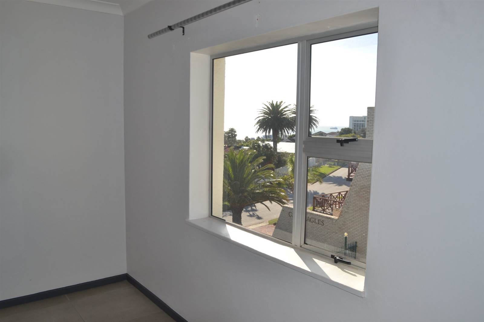 3 Bed Apartment in Humewood photo number 19