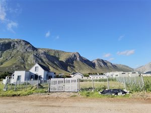 703 m² Land available in Bettys Bay