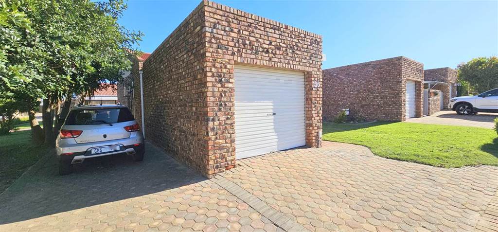3 Bed Townhouse in Hartenbos photo number 23