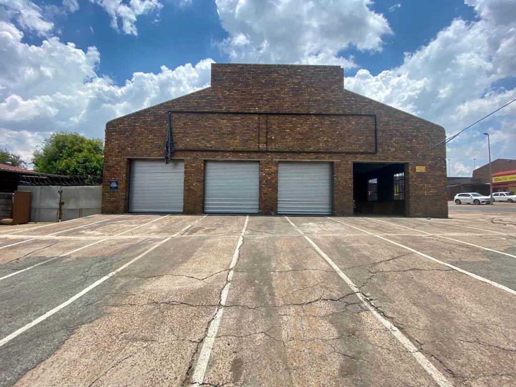 415  m² Industrial space in Klipfontein photo number 1