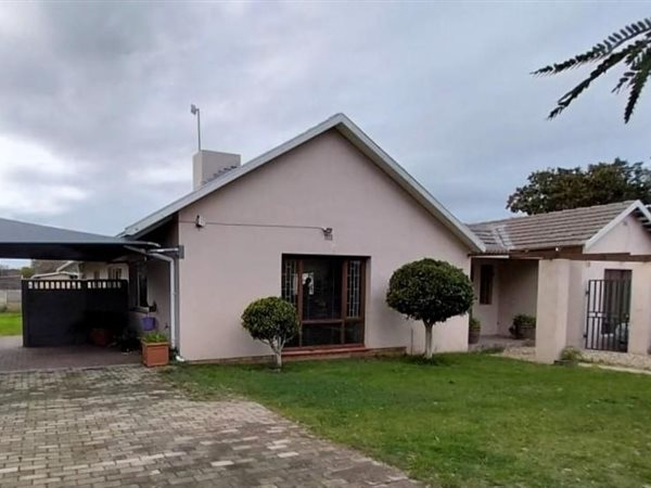 3 Bedroom House 3 Bedroom House