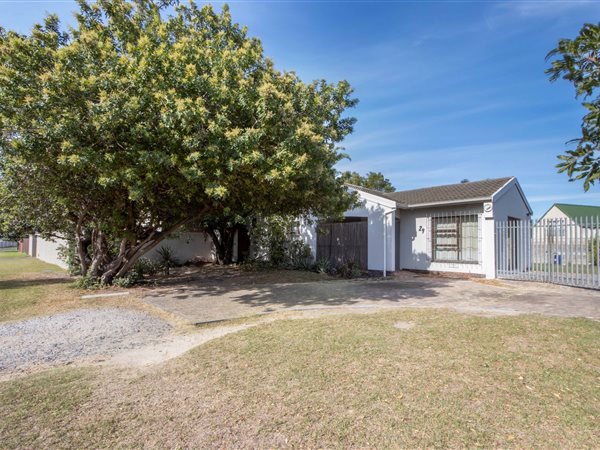 4 Bedroom House 4 Bedroom House