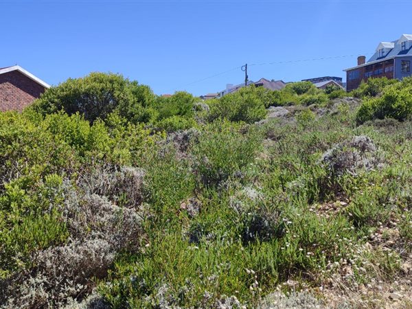 880 m² Land available in Dana Bay