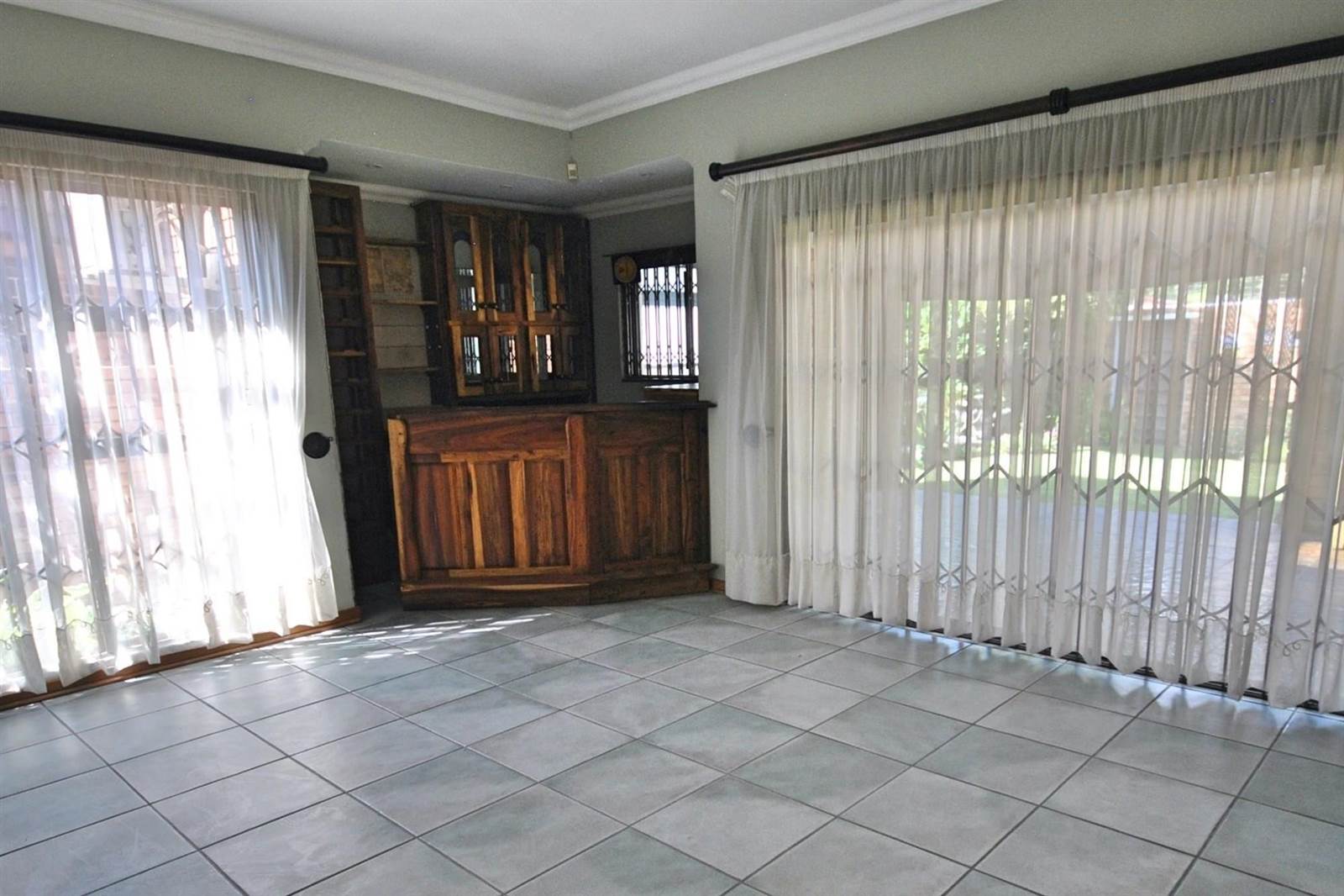 4 Bed House in Sasolburg photo number 3