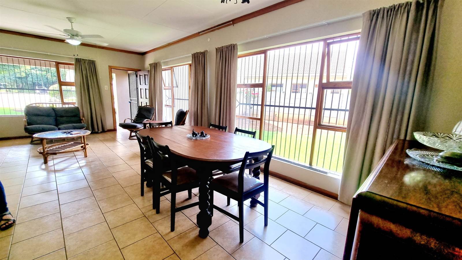 2 Bed Townhouse in Ventersdorp photo number 15