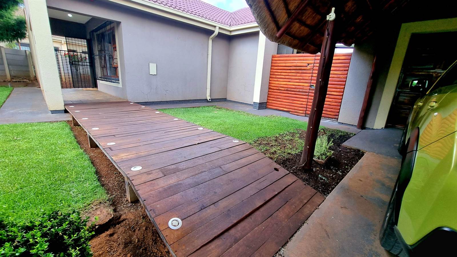 2 Bed Townhouse in Ventersdorp photo number 5
