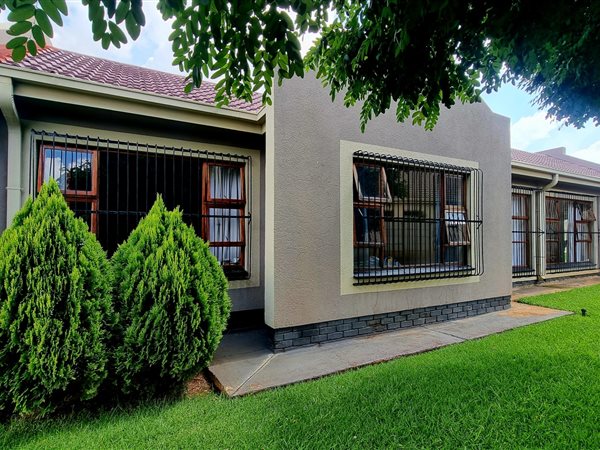 2 Bed Townhouse in Ventersdorp