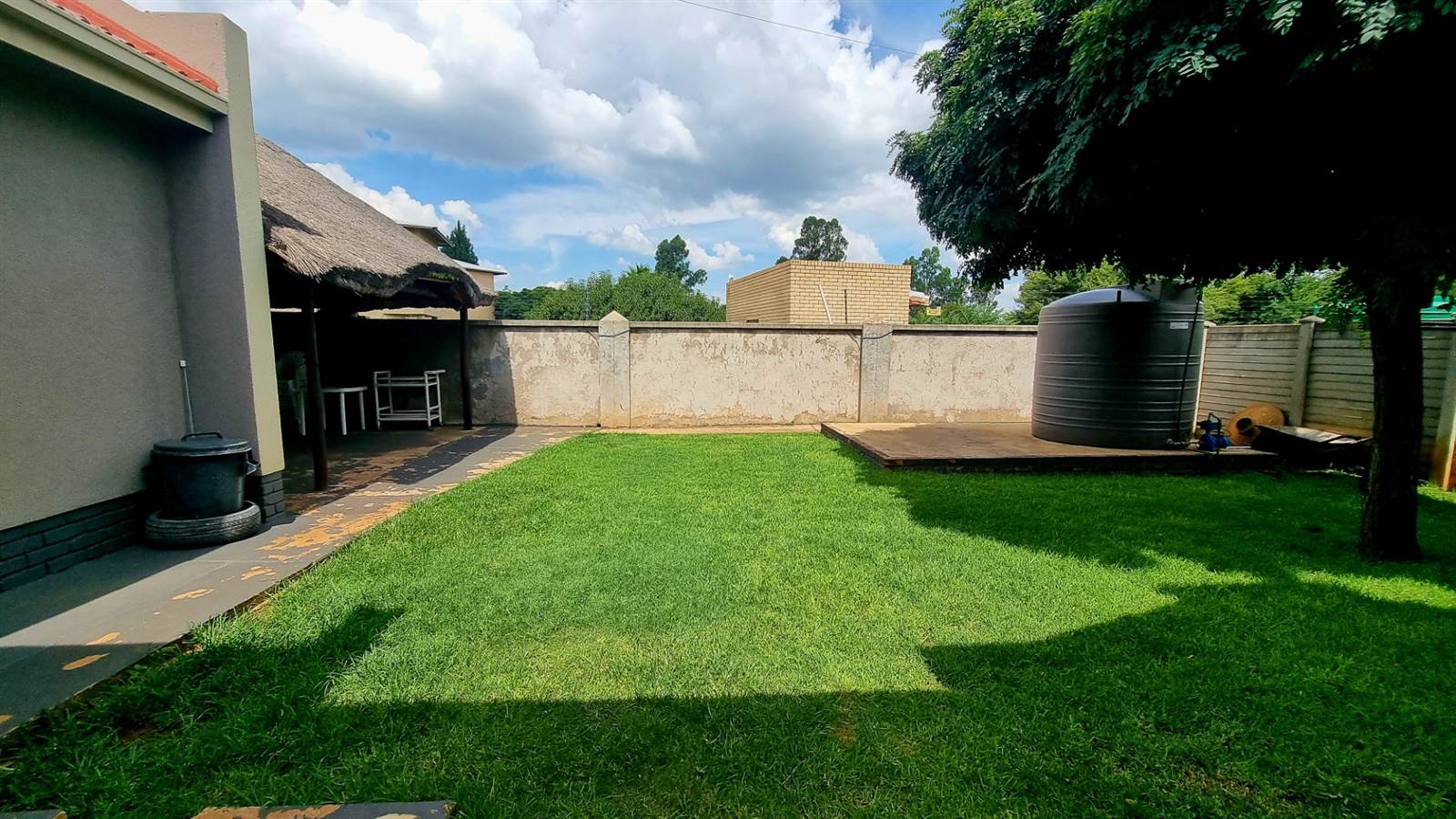 2 Bed Townhouse in Ventersdorp photo number 30