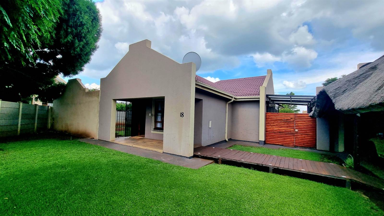 2 Bed Townhouse in Ventersdorp photo number 20