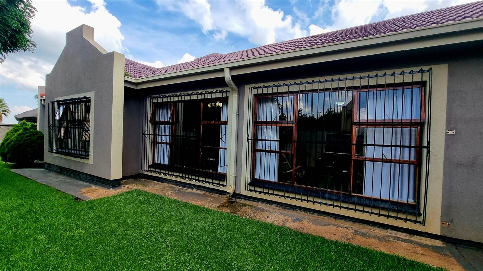 2 Bed Townhouse in Ventersdorp photo number 25