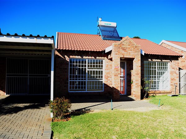 3 Bedroom Townhouse 3 Bedroom Townhouse