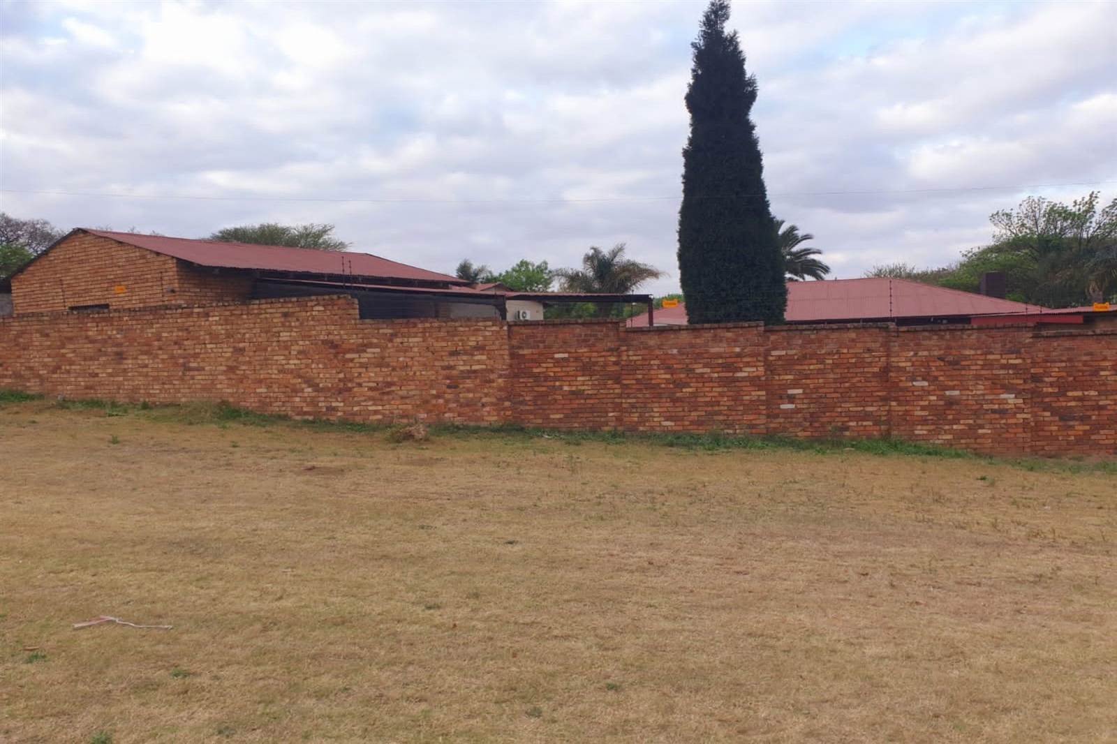 6 Bed House in Witbank Central photo number 19