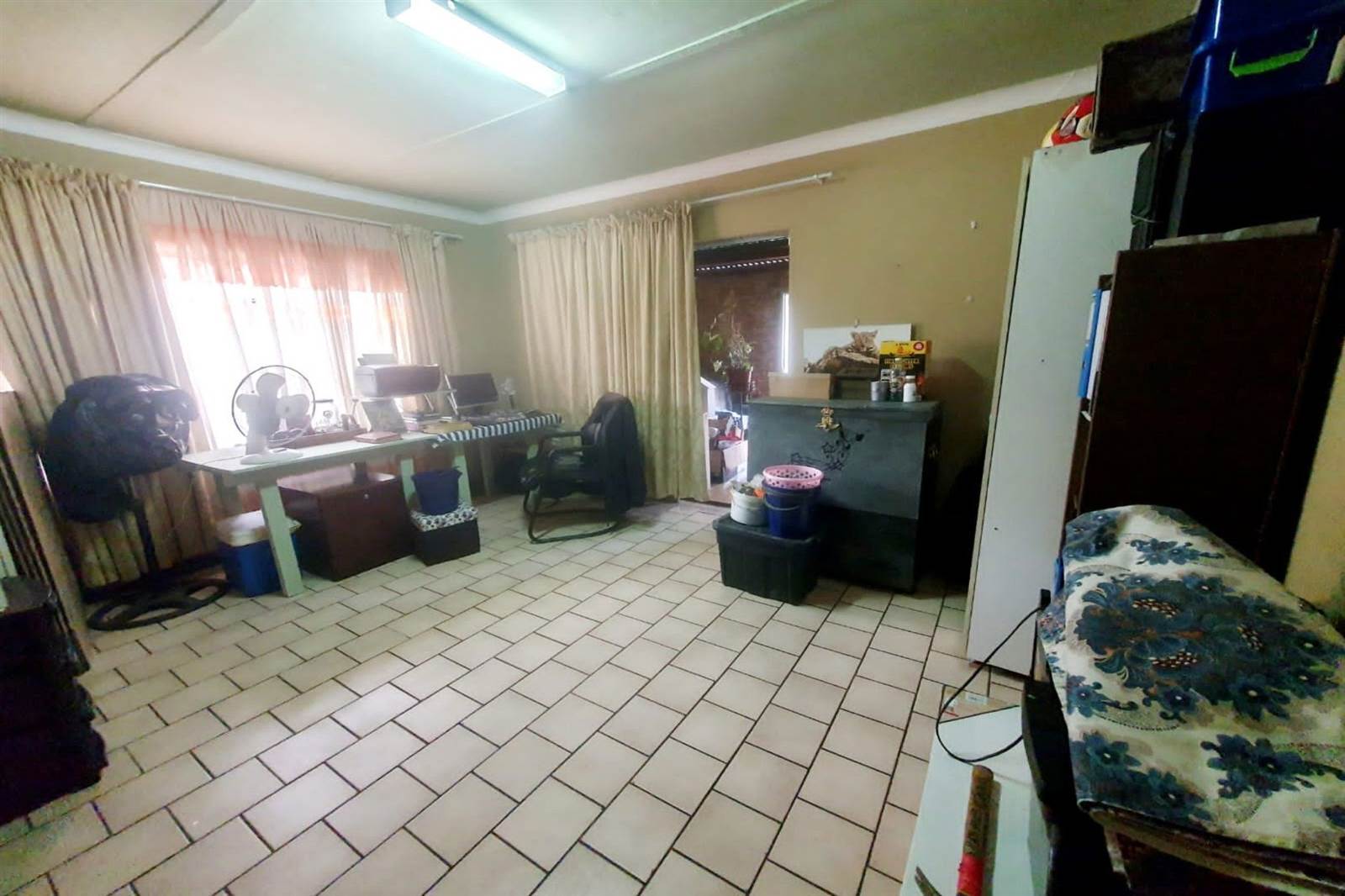 6 Bed House in Witbank Central photo number 7