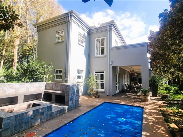 4 Bedroom House 4 Bedroom House