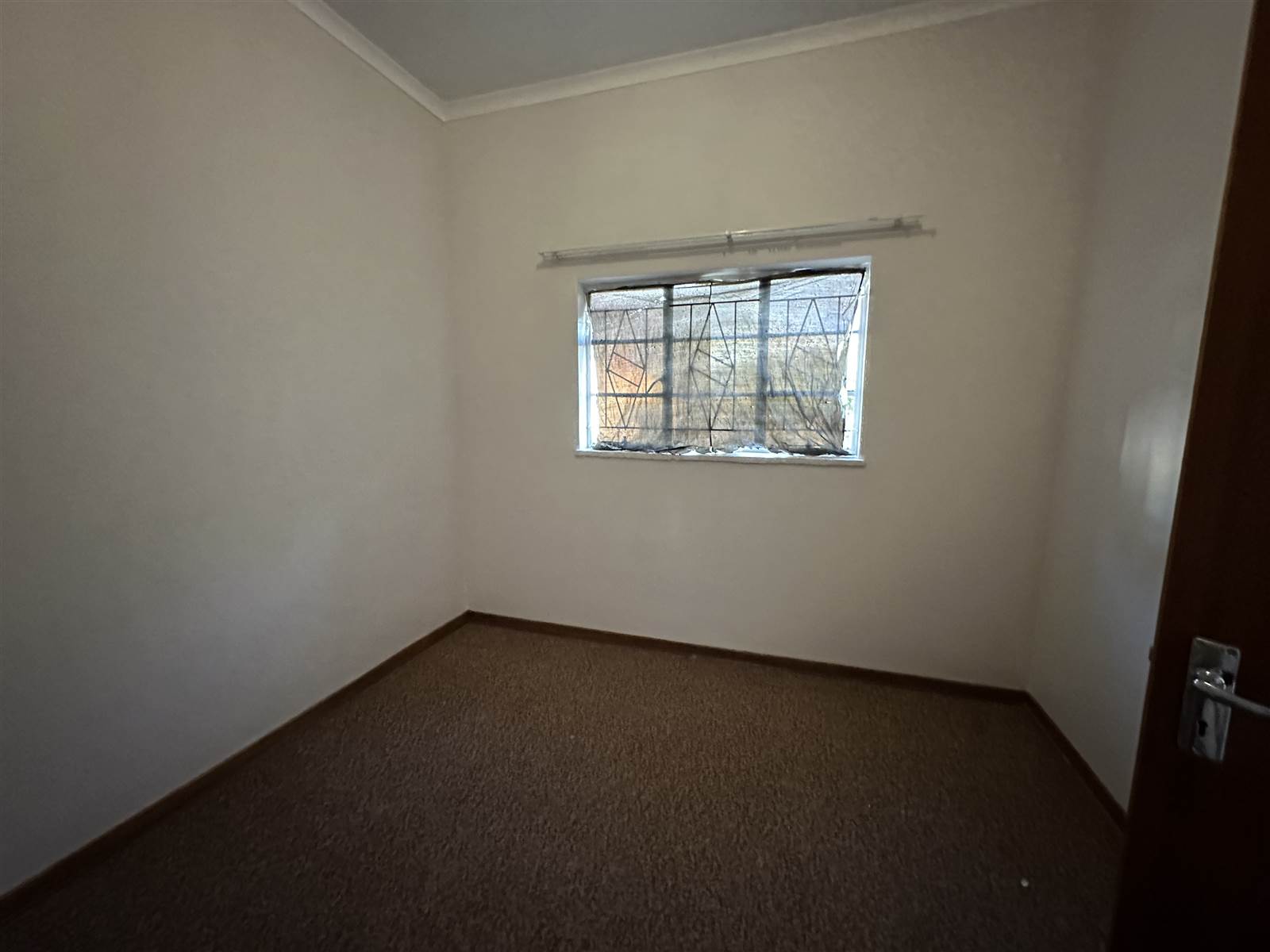 3 Bed House in Oudorp photo number 27