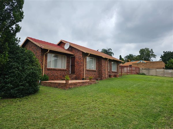 2 Bedroom House 2 Bedroom House