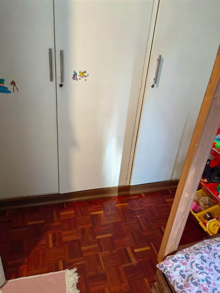 2 Bed Apartment in Pinetown Central photo number 5