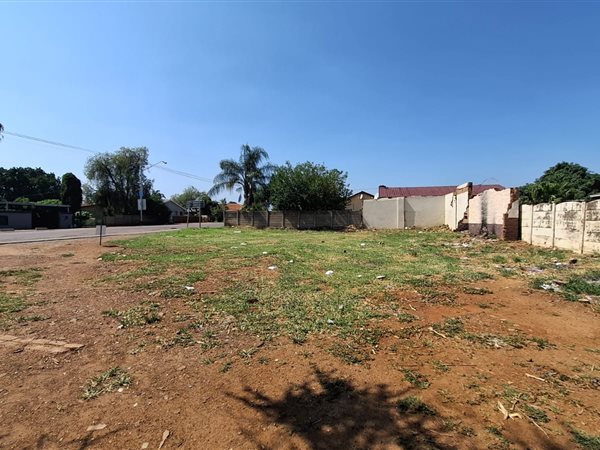 658 m² Land