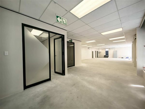 220  m² Commercial space