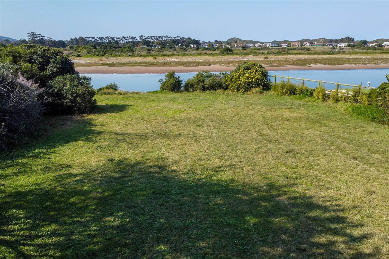 1616 m² Land available in Keurboomstrand photo number 11