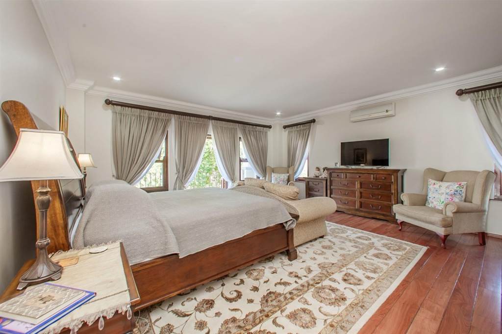6 Bed House in Dainfern Golf Estate photo number 23