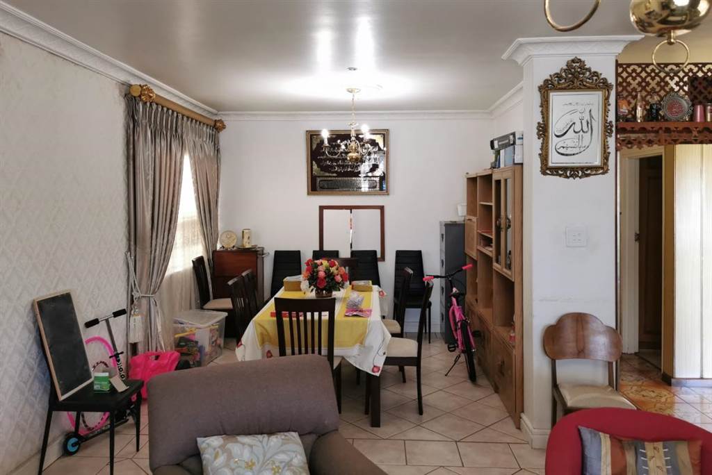 4 Bed House in Parow photo number 6