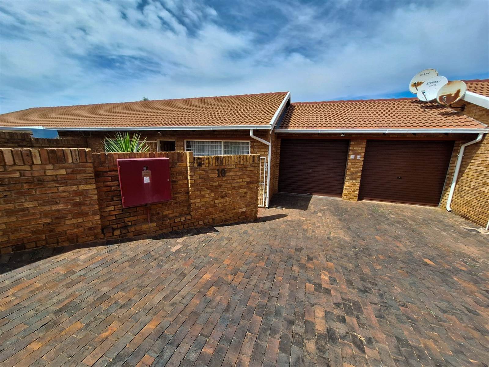 2 Bed Townhouse in Rangeview photo number 13