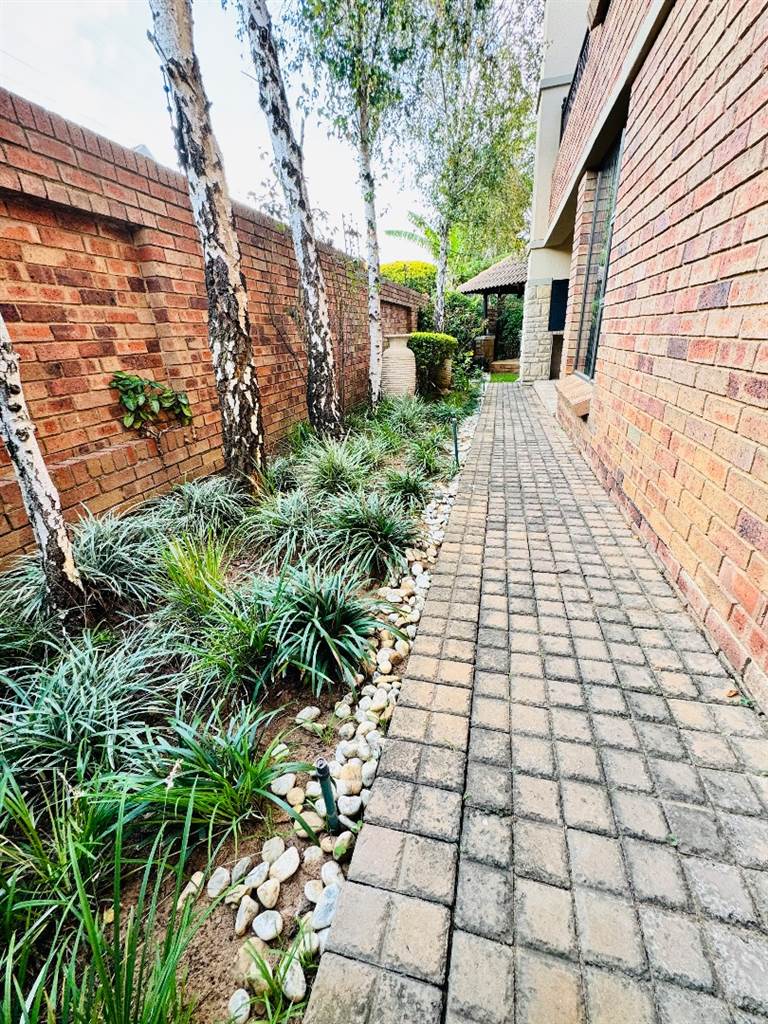 4 Bed House in Randpark Ridge photo number 25
