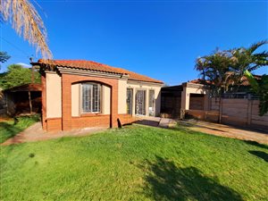 2 Bed House in Eloffsdal