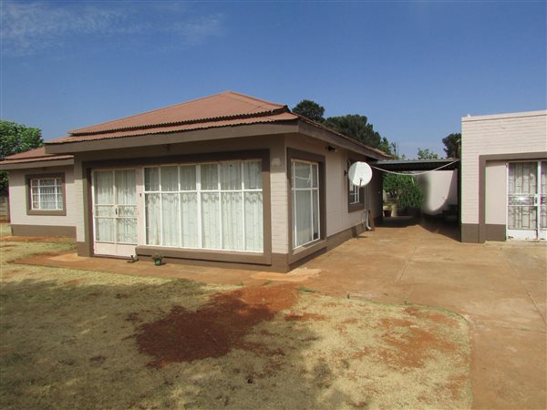3 Bedroom House 3 Bedroom House