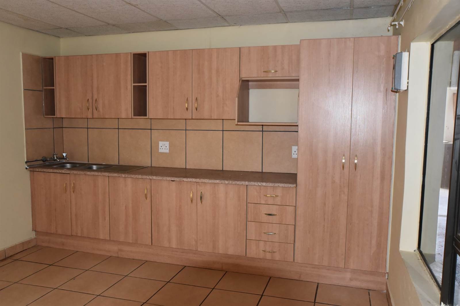1 Bed Apartment in Batho photo number 3