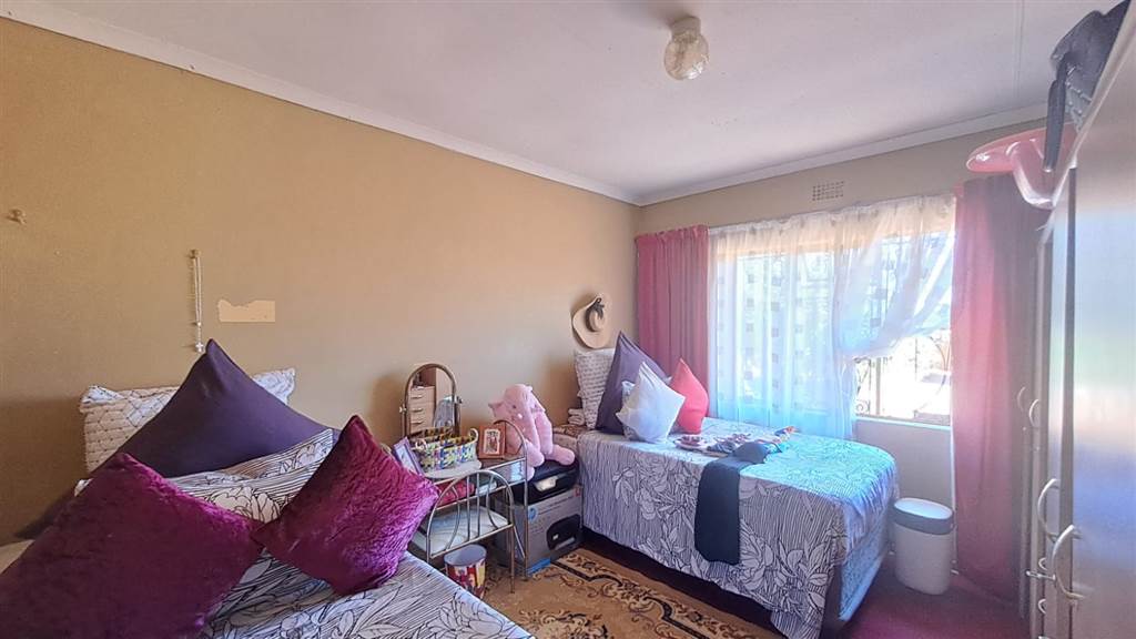 2 Bed House in Mothibistad photo number 6