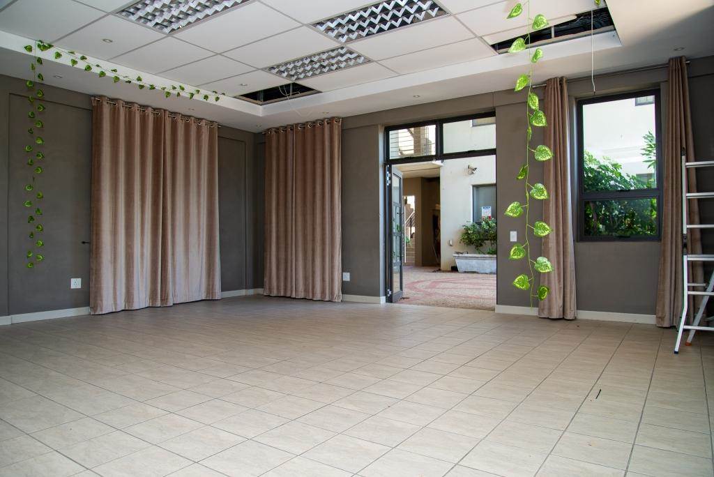 2600  m² Commercial space in Century City photo number 17