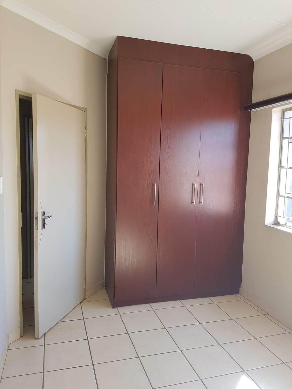 3 Bed Flat in Waterval East photo number 13