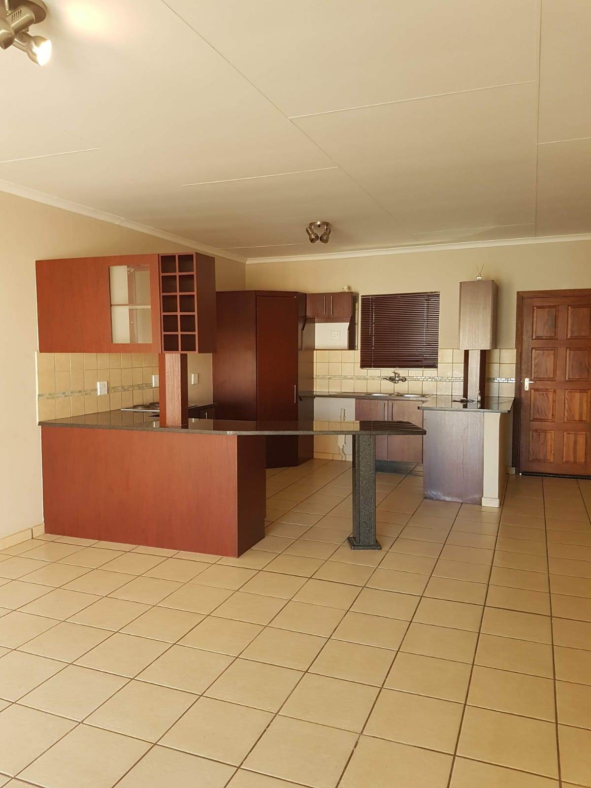 3 Bed Flat in Waterval East photo number 7