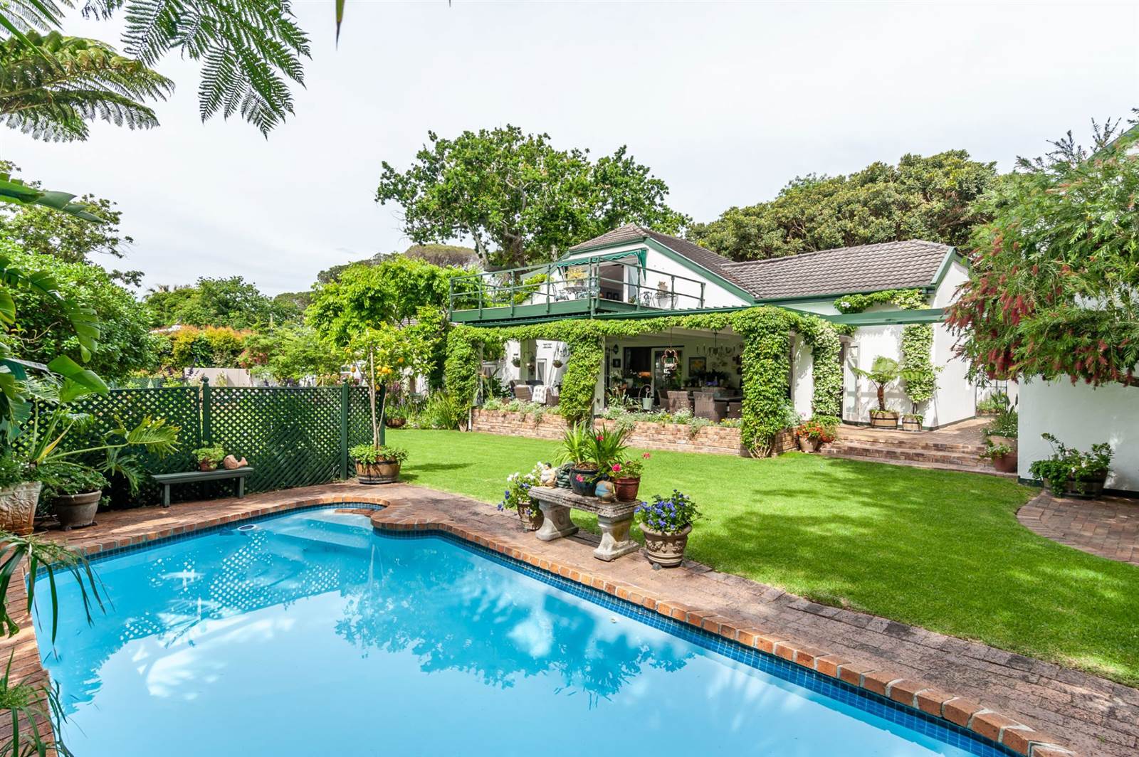 4 Bed House in Constantia Upper  photo number 4