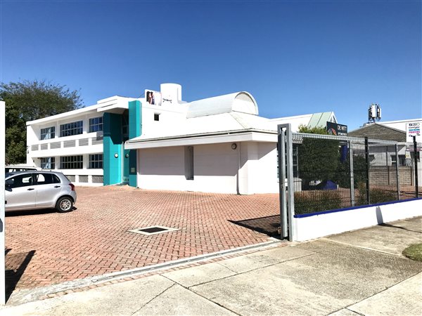 490  m² Commercial space