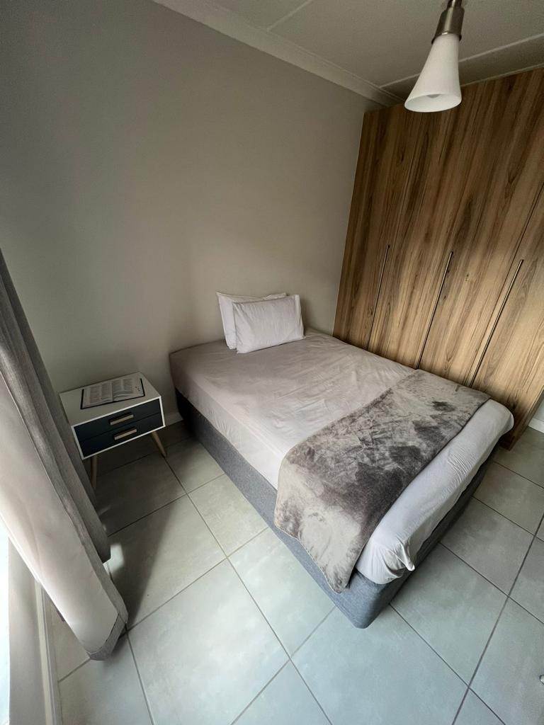 3 Bed Apartment in Zwartkop photo number 5
