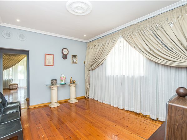 2.5 Bedroom House 2.5 Bedroom House